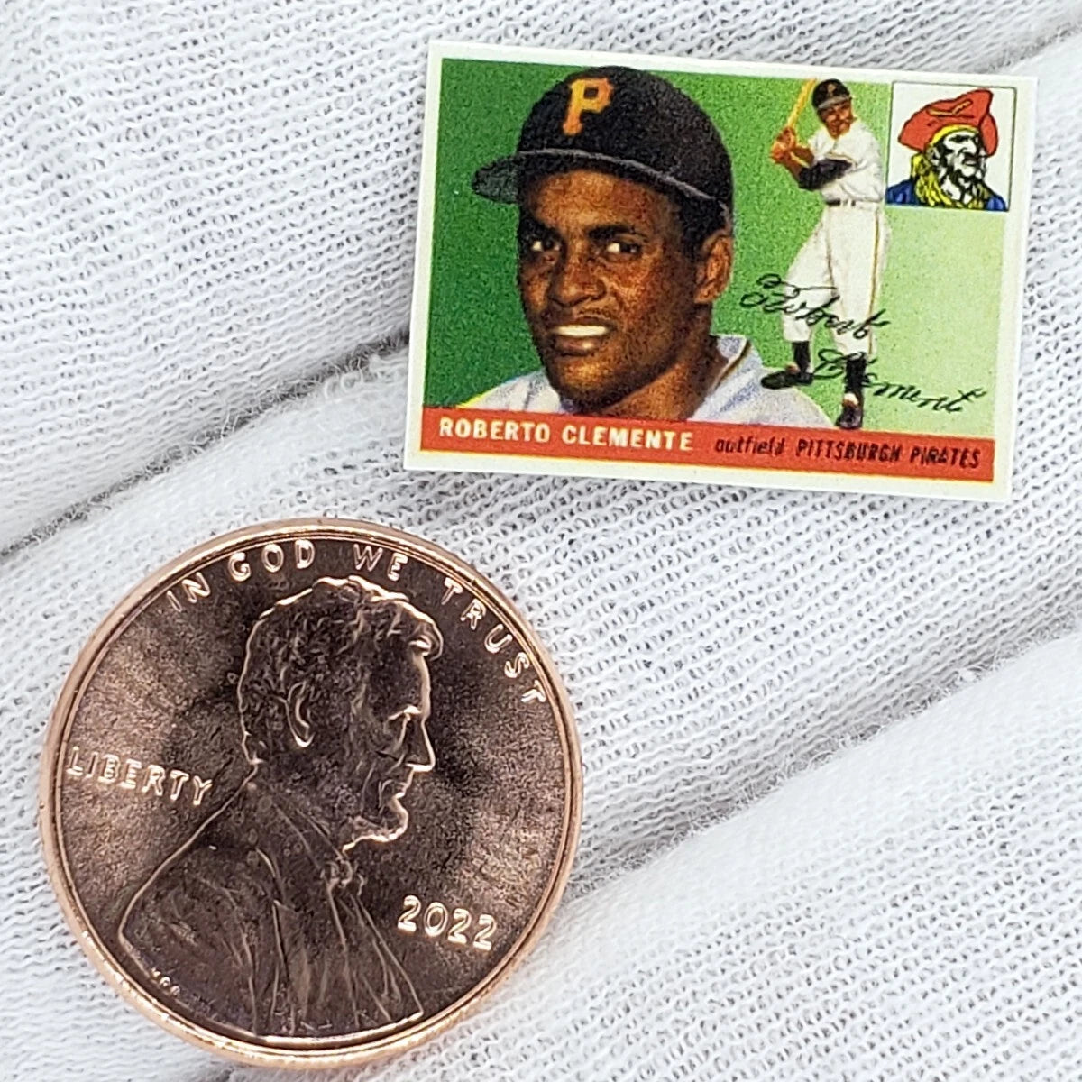 Roberto Clemente #21 Miniature 20 Card Set – Tiny Custom Baseball Collectible | Pirates Legend